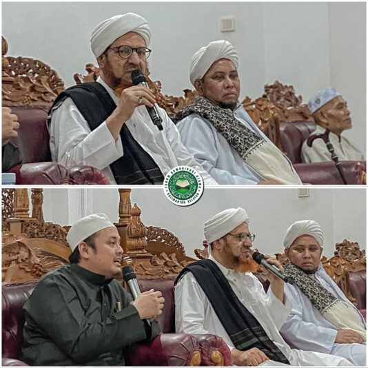 DokumentasiRIHLAH DAKWAH Berama Syaikh Umar Bin Husein Al KhatibKe Ponpes Misbahul Munir Yg Diasuh Oleh ( Abuya Imam Turmudzi Hasyim )Ahad Malam Senin , 16 Februari 2025 (2)